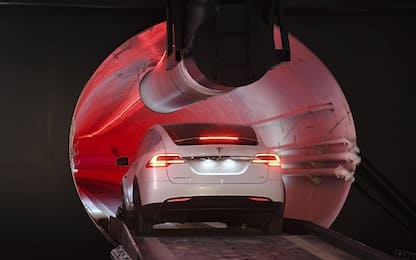 Elon Musk, svelato primo tunnel sotterraneo per auto a guida autonoma
