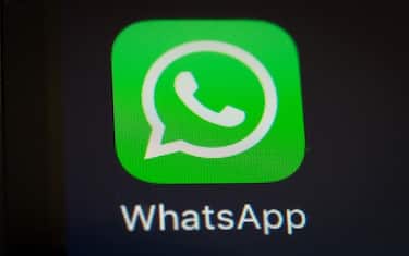 Cassazione: inviare foto hard a minore su WhatsApp è violenza sessuale