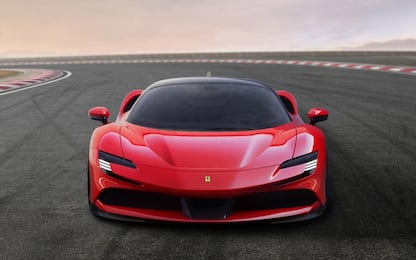 Ferrari SF90 Stradale, la svolta ibrida del Cavallino