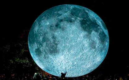 Museum of the Moon, a Milano arriva la luna di 7 metri di Jerram