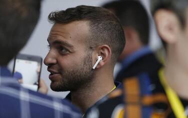 In Europa boom di auricolari: più venduti degli smartwatch