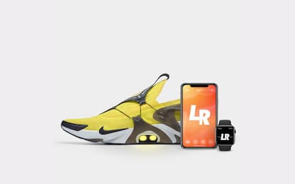 Da Nike le scarpe smart che si allacciano con Siri