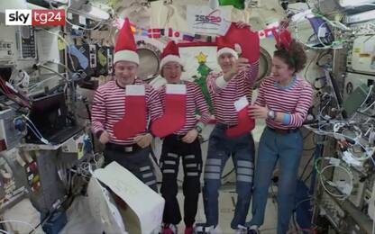 Gli astronauti della Nasa festeggiano il Natale nello spazio. VIDEO